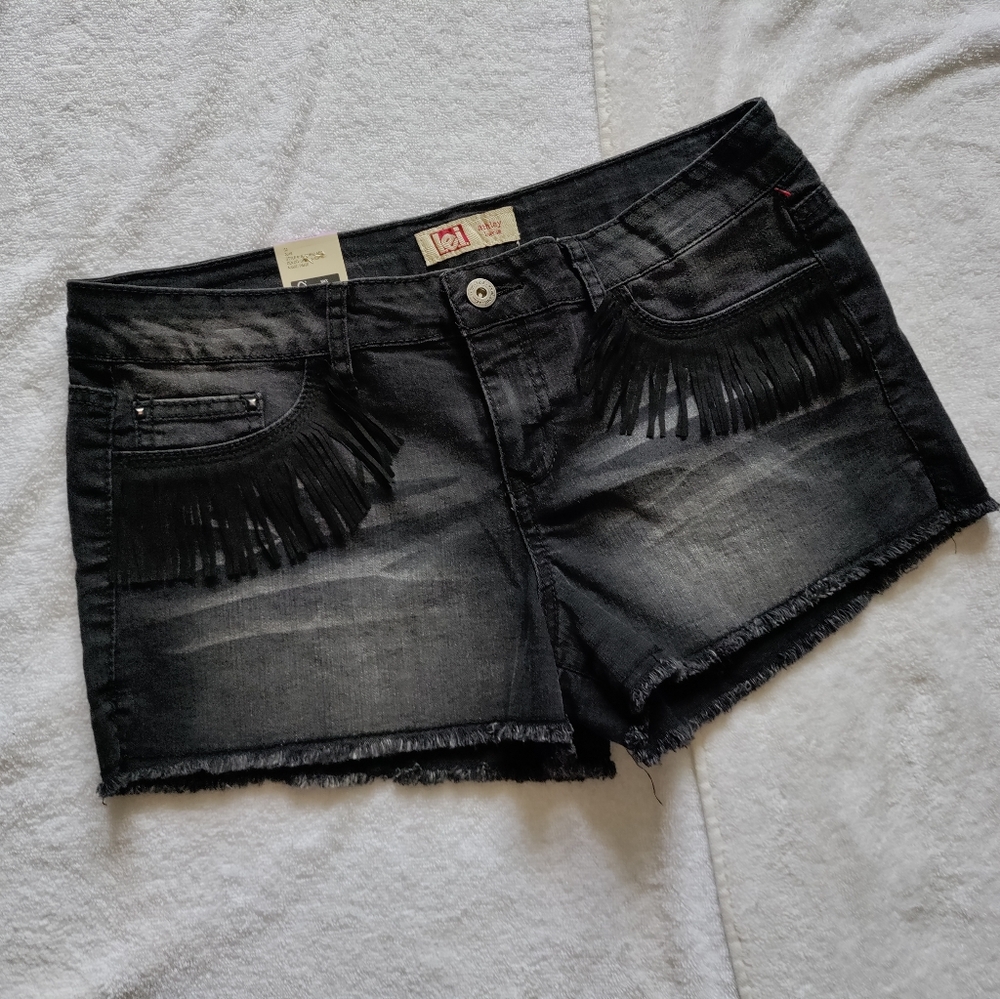 🆕l.e.i. | "Ashley" Fringe Denim Shorts Size 11